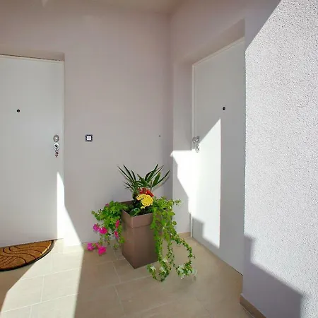 Apartman Lavanda *
